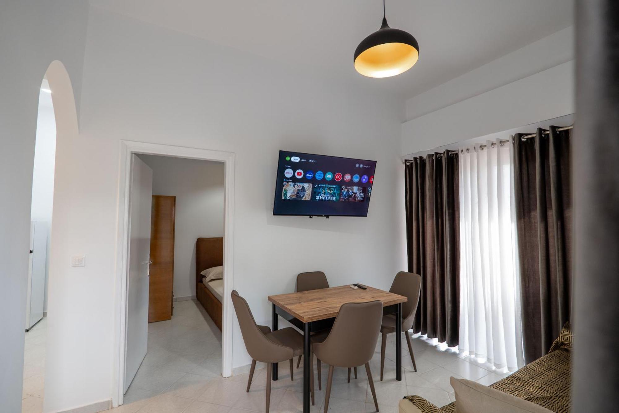 Hoteleks Inn & Suites Саранда Экстерьер фото
