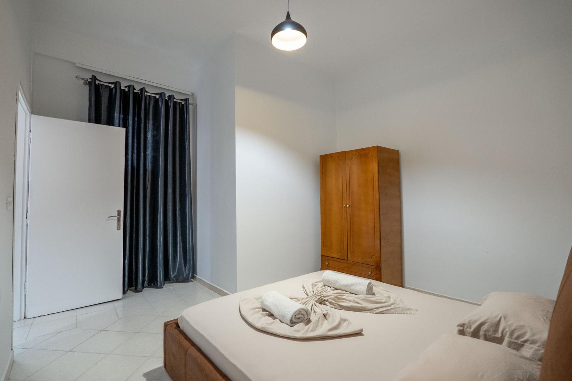 Hoteleks Inn & Suites Саранда Экстерьер фото