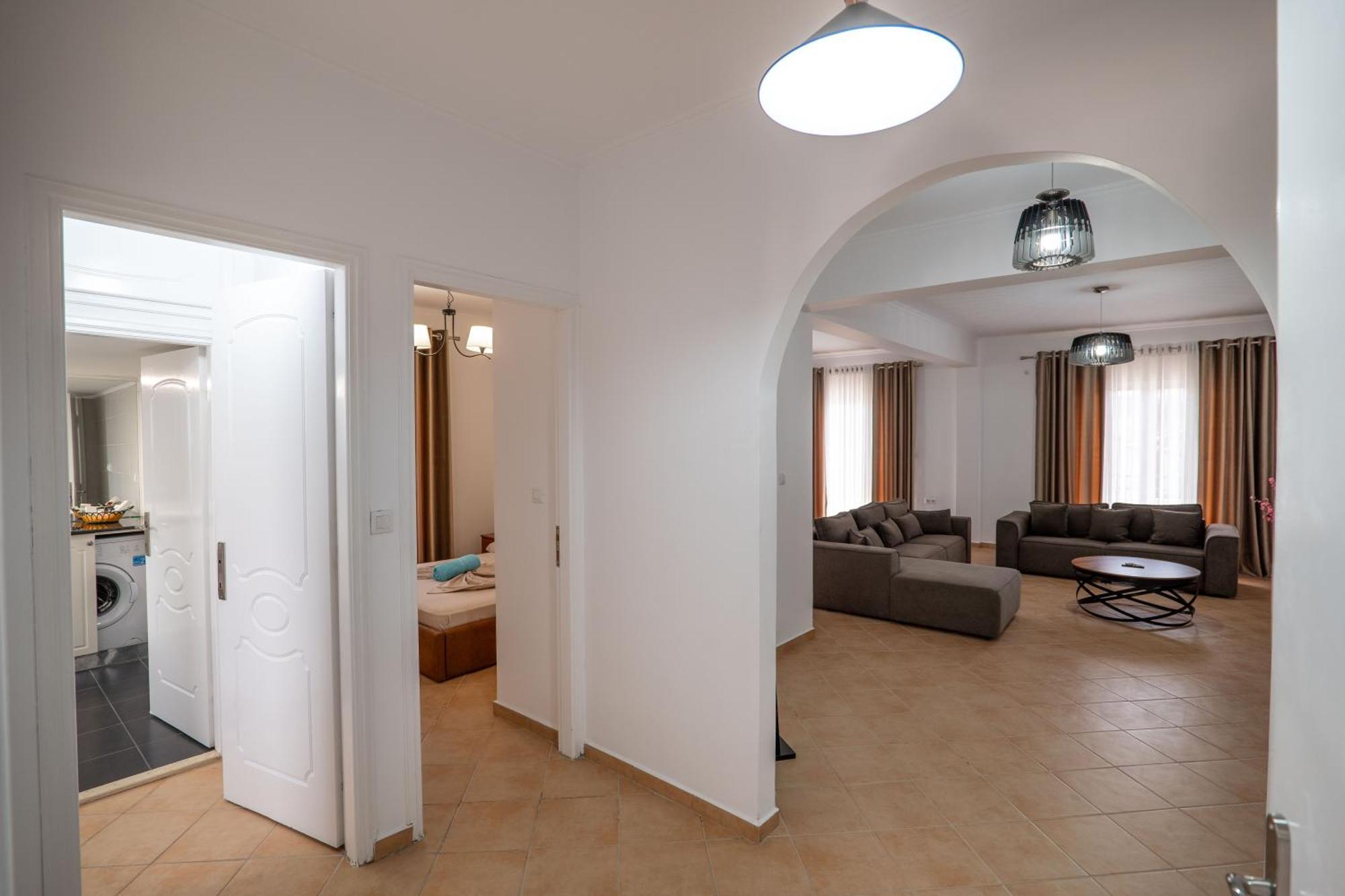 Hoteleks Inn & Suites Саранда Экстерьер фото