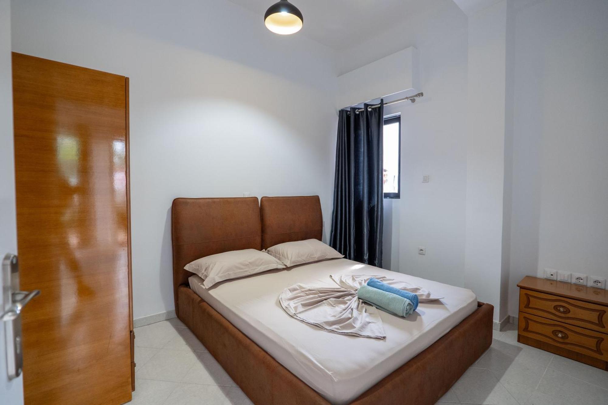 Hoteleks Inn & Suites Саранда Экстерьер фото