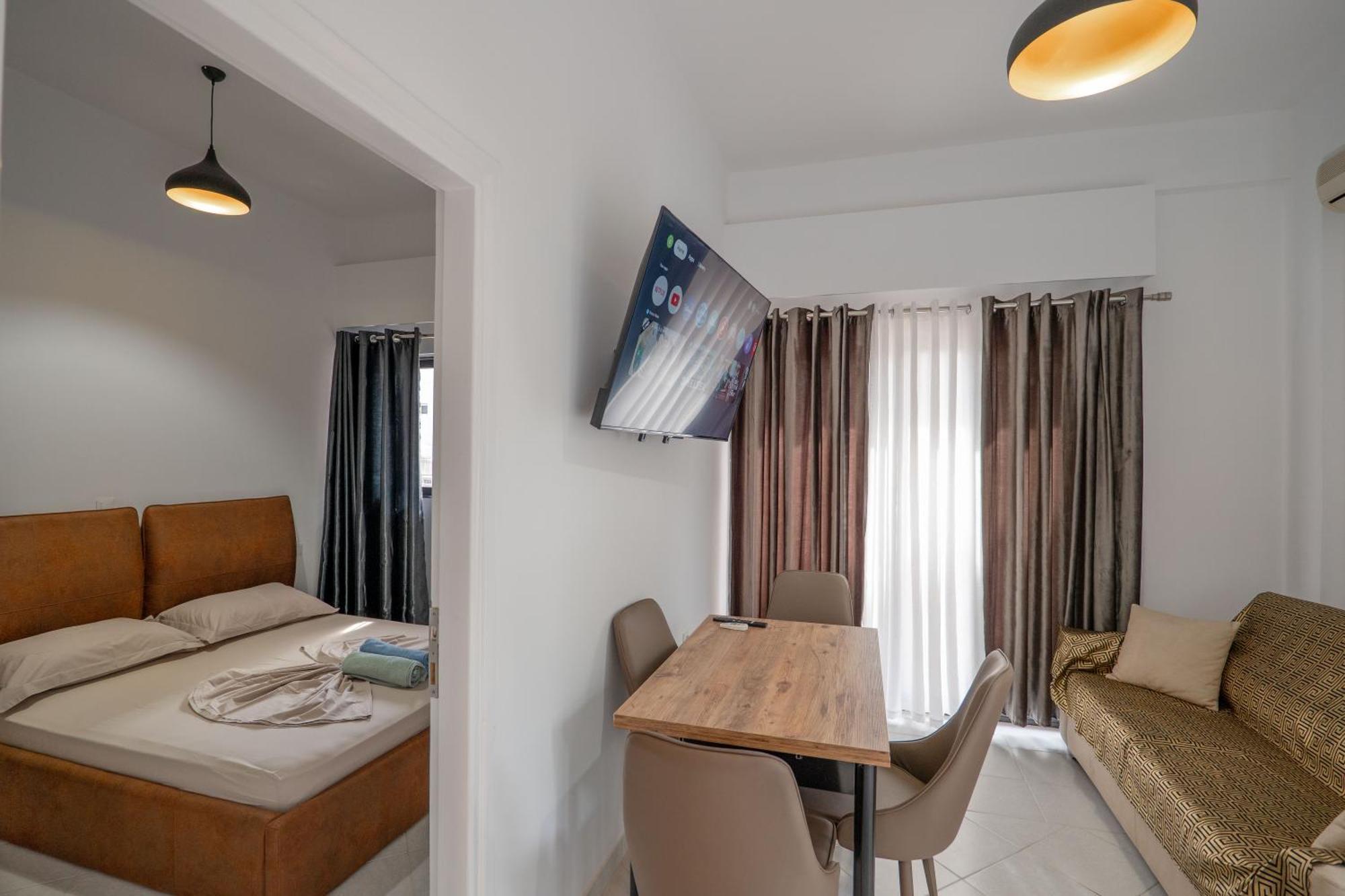 Hoteleks Inn & Suites Саранда Экстерьер фото